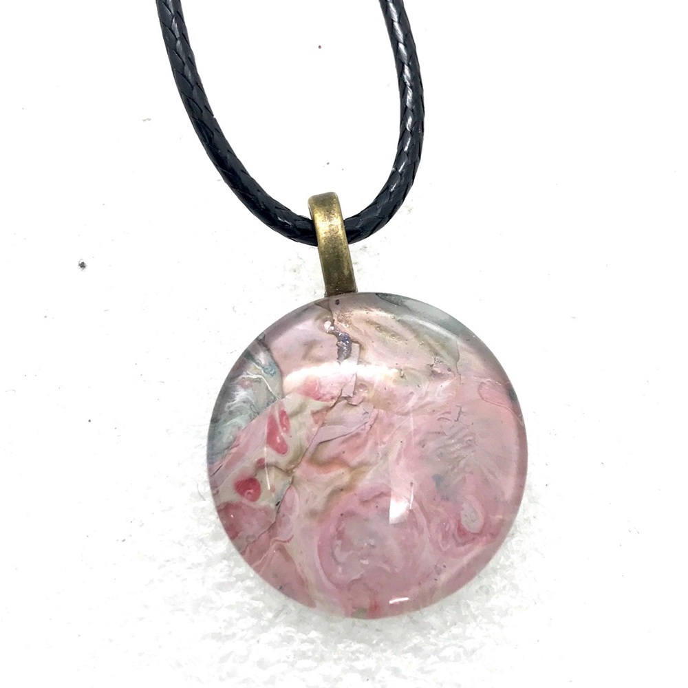 Handmade pendant with hand painted glass dome NSN round 20mm
